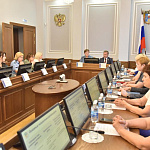 Депутаты Заксобрания обсудили отчет Уполномоченного по правам ребенка в Ростовской области