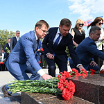 Изображение новости Возложение цветов к стеле "Ростов-на-Дону - город воинской славы" №11