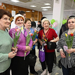Изображение новости Депутаты поздравили с наступающим Международным женским днем жен, матерей и сестер участников СВО №4